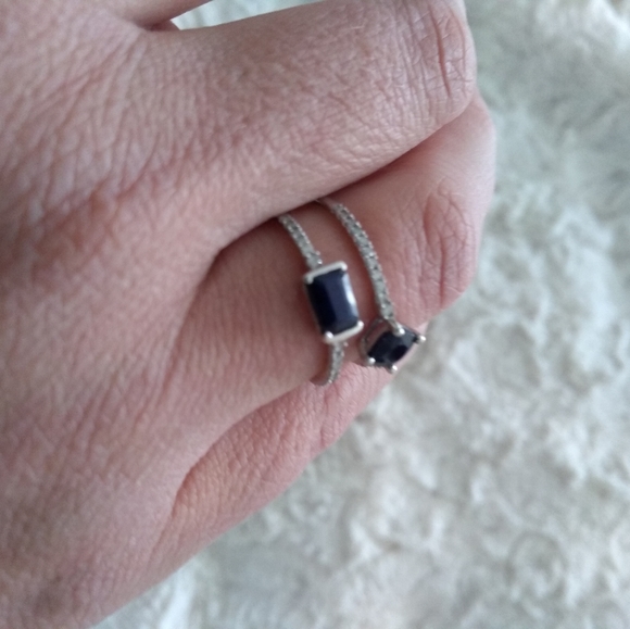 EUC Macy's sapphire and gold ring - Picture 9 of 10